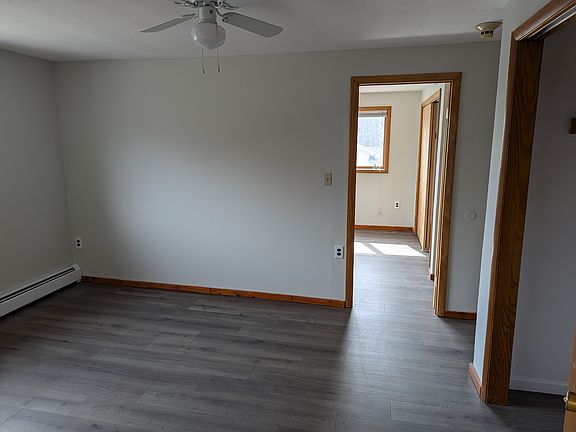 4th image of 113 S Quaker Ln #4