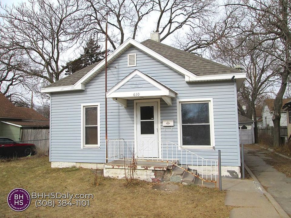 1st image of 610 W 9th St