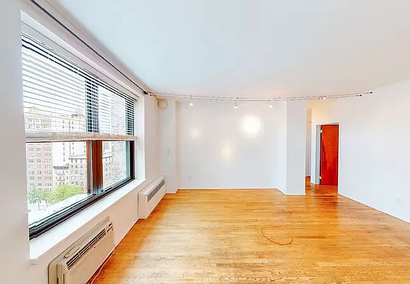 5th image of 250 W 103rd St APT 11C