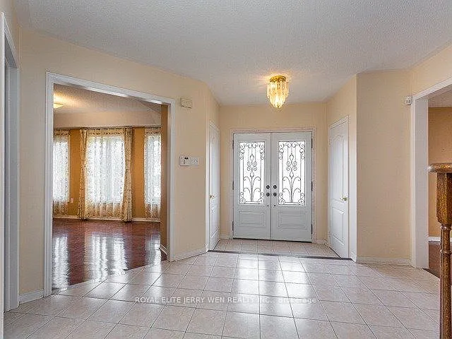 Building Photo - 39 Florentine Cres