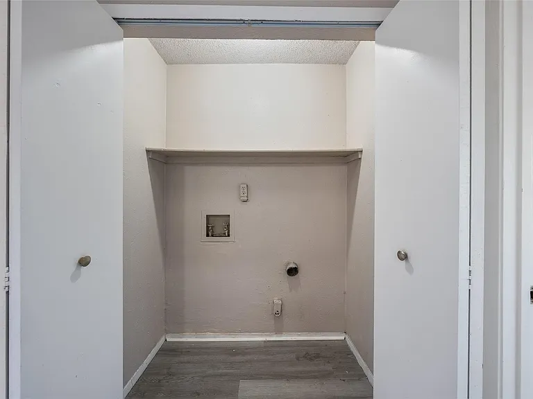 1111 W Rundberg Ln — Photo 9