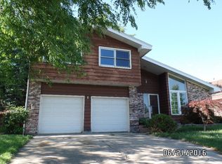 417 Brittany Ln, Lindenhurst, IL 60046
