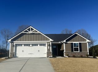 216 Oakleigh Dr, Calhoun, GA 30701