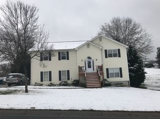 1203 Saint Andrews Dr, Auburn, GA 30011