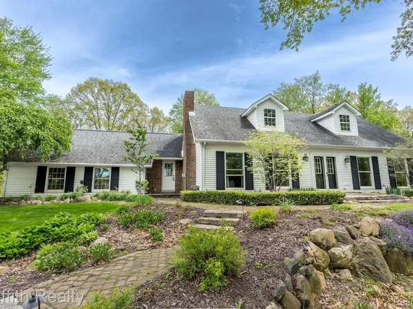 3041 Hunter Rd, Brighton, MI 48114