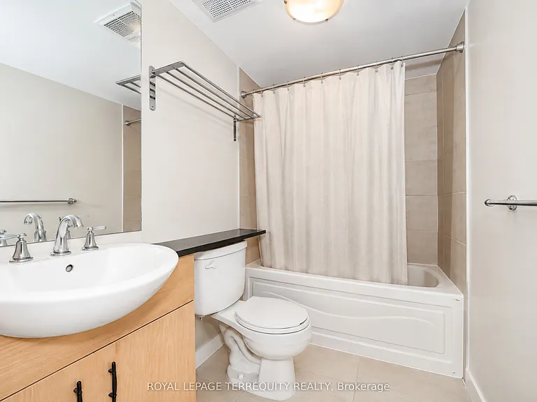397 Front St W #2907 — Photo 10