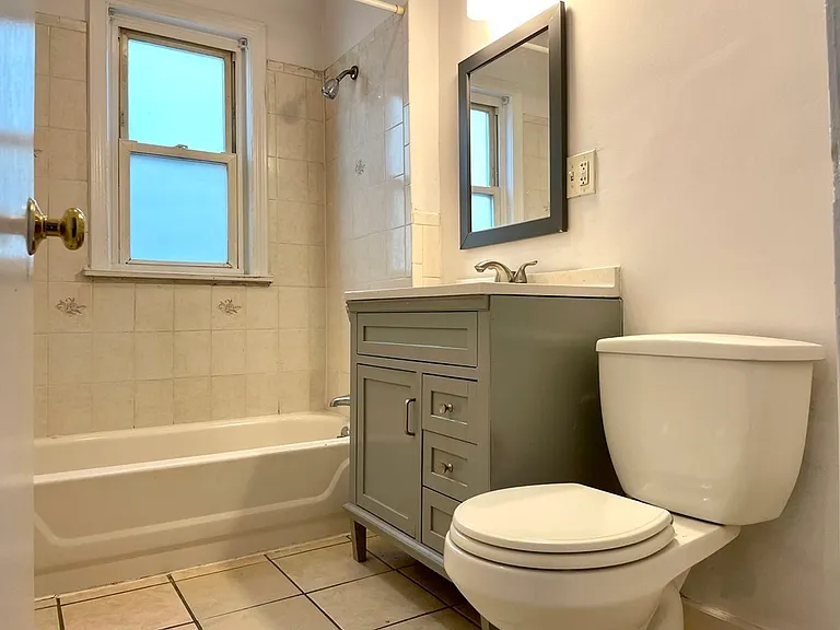 29 W Tremlett St #1 — Photo 15