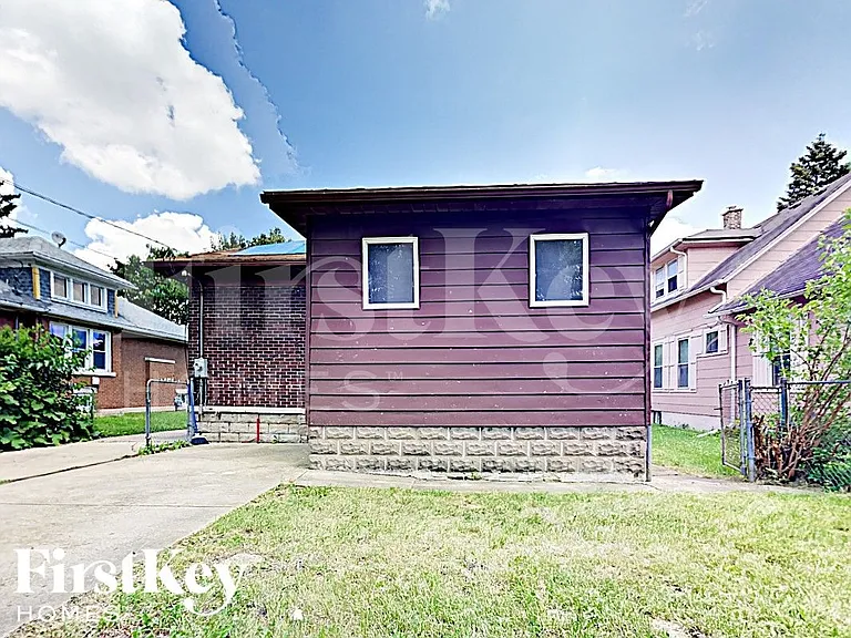 615 Clement St — Photo 12