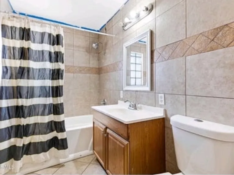 2829 W Marshall Ave #9 — Photo 4