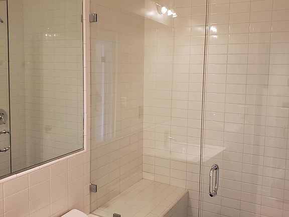 4th image of 410 N Hayworth Ave APT 5