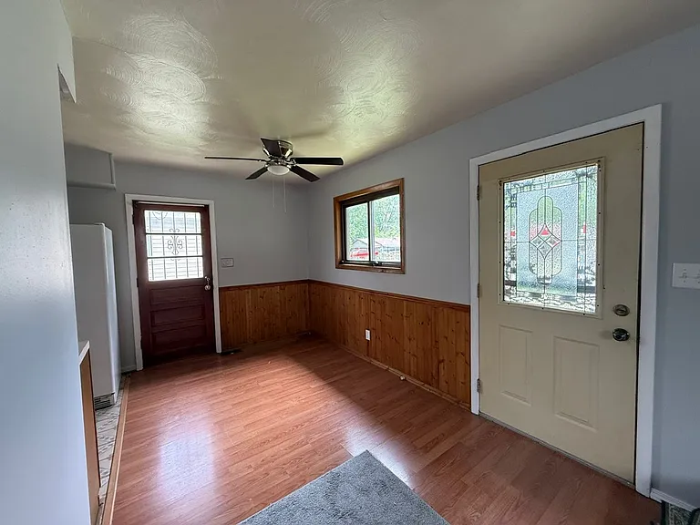 3702 Hoyt Ave — Photo 5