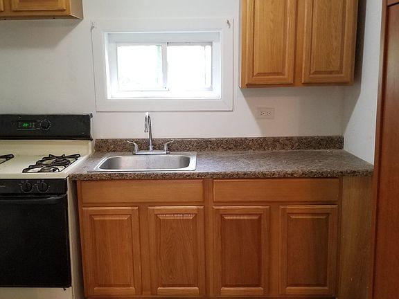 4th image of 731 W Schiller St