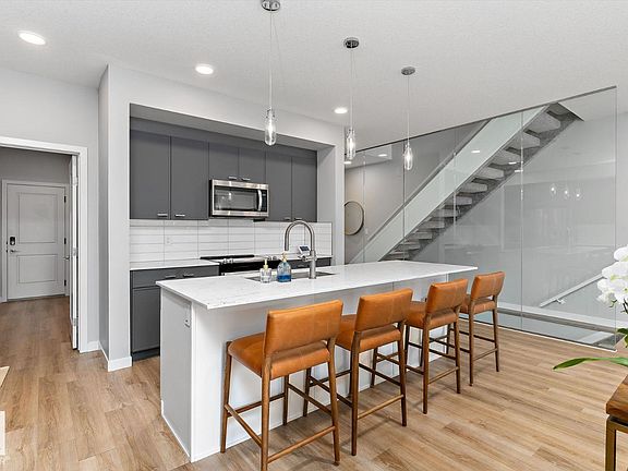 4th image of 3241 Kulay Way SW
