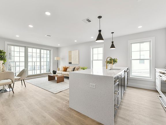 3rd image of 10 Geneva St #6
