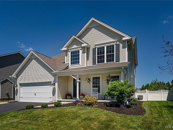 2nd image of 99 Cherry Laurel Ln