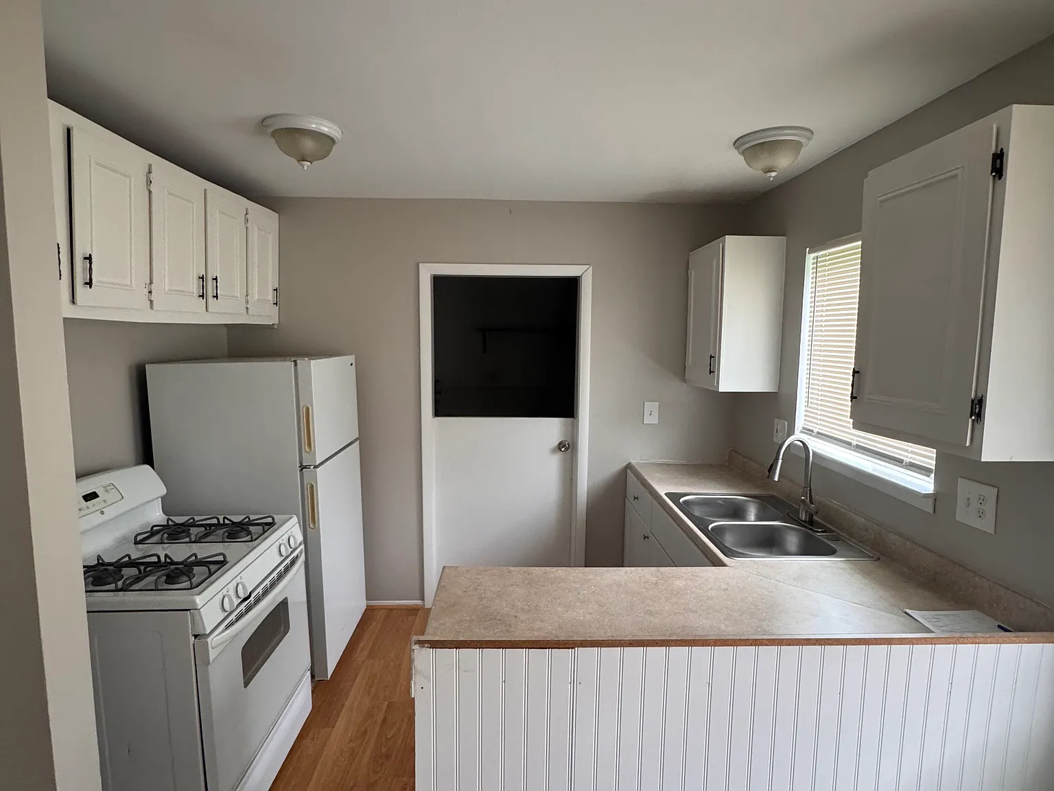 3 bed, 1034 sqft, $1,670 — Photo 3