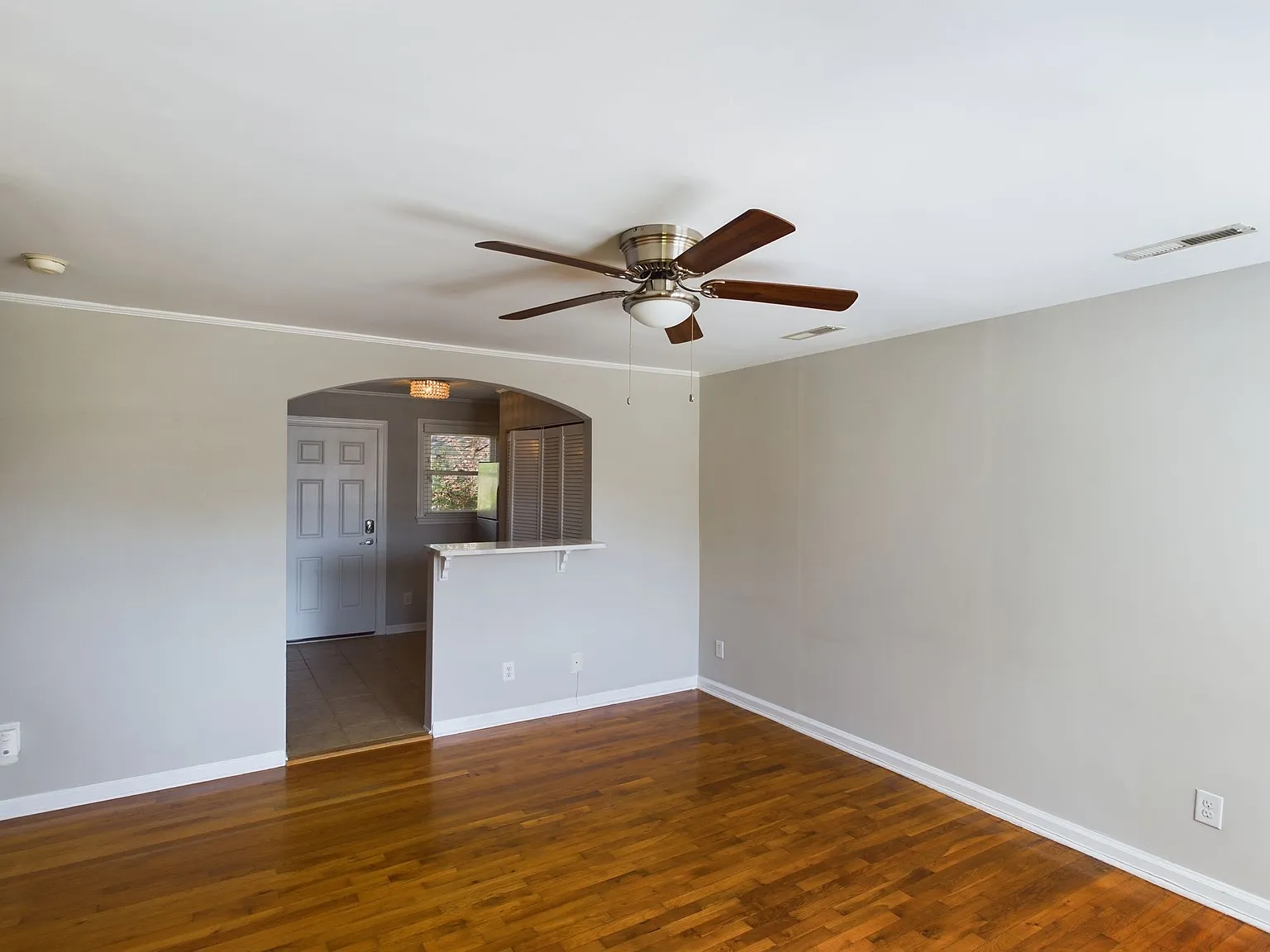 2 bed, 700 sqft, $1,595 — Photo 4