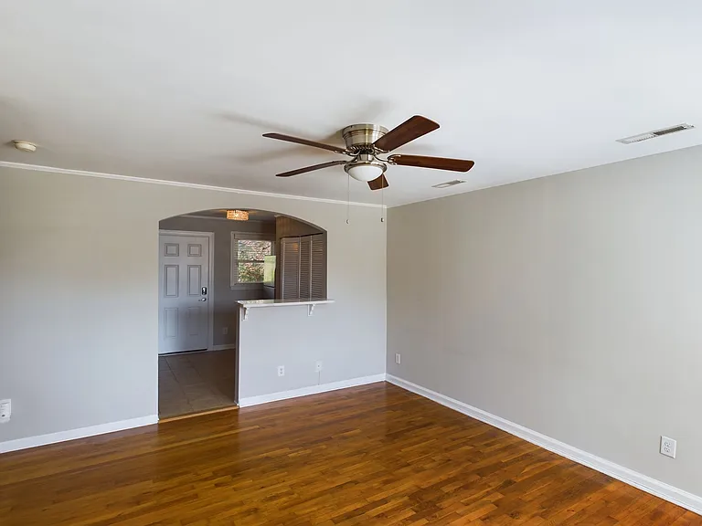 2363 Bernard St — Photo 4