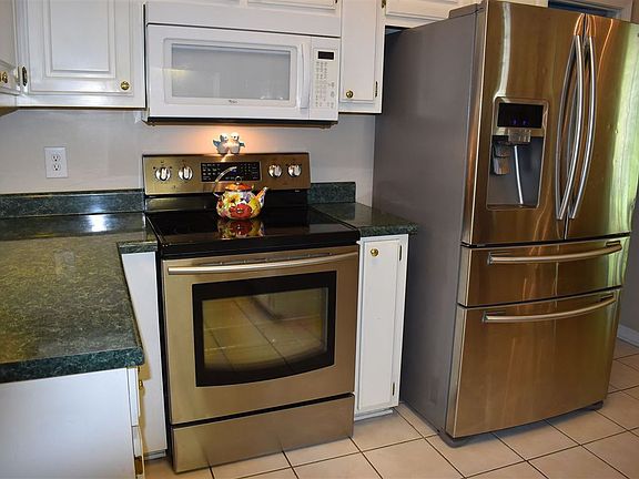 4th image of 119 Woods Edge Dr