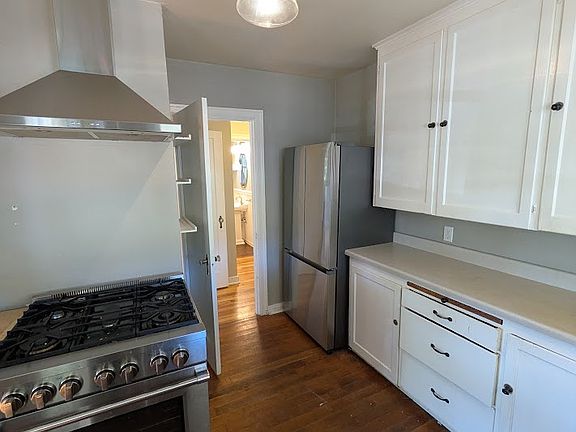 4th image of 126 N 144th St