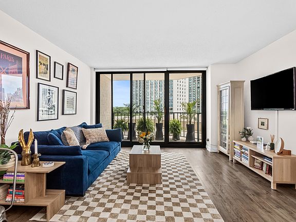 4th image of 3660 N Lake Shore Dr APT 507