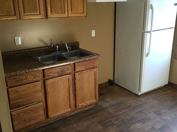 3rd image of 416 Shawnee Ave E #3432338