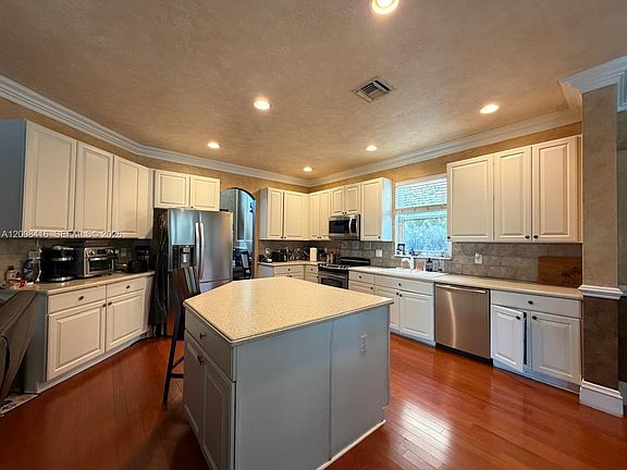 2nd image of 12680 Little Palm Ln