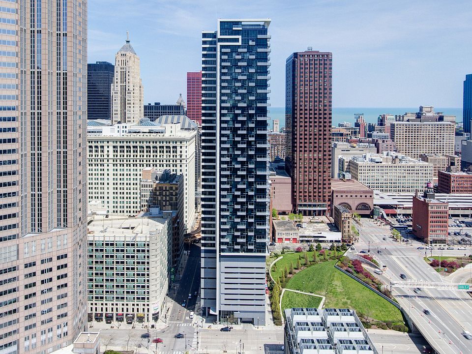 1st image of 235 W Van Buren St Unit 3011