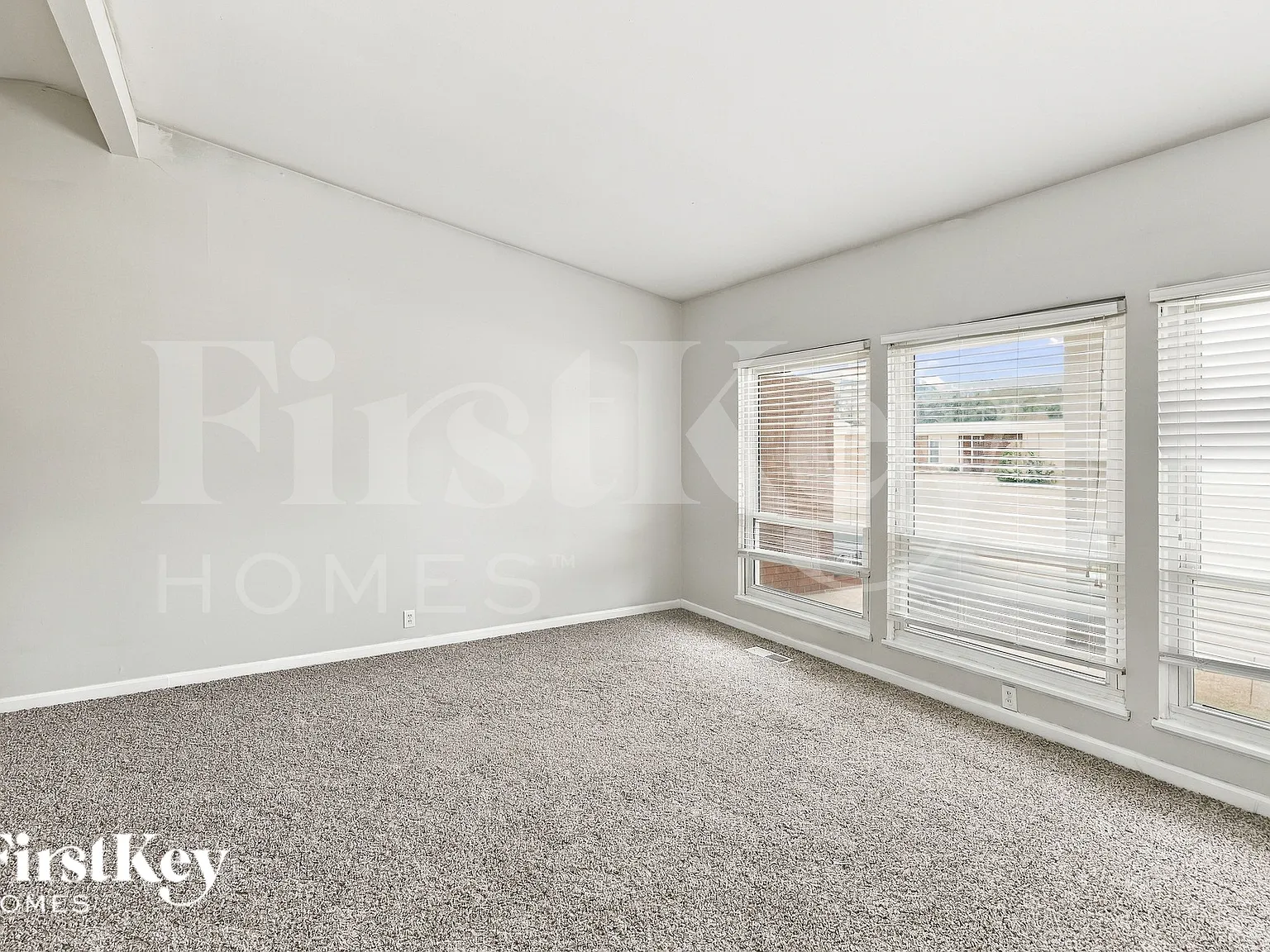 3 bed, 2.0 bath, 1408 sqft, $1,855 — Photo 3