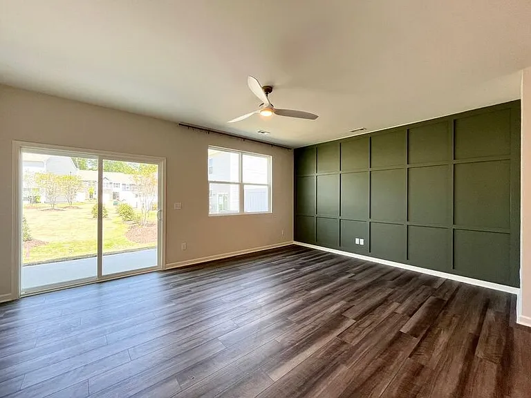 2047 Trailside Dr — Photo 2