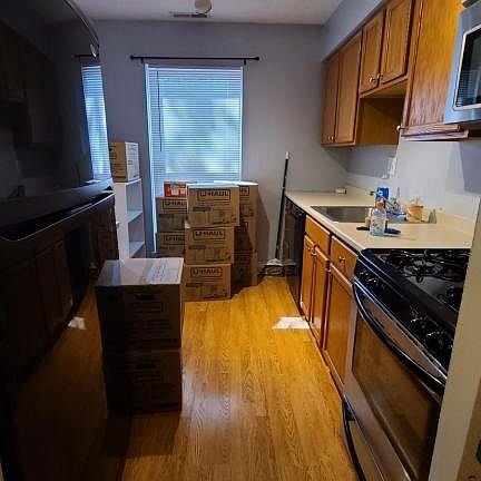 2nd image of 211 College Park Dr