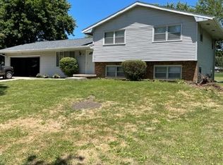 98 Rebecca Ln, Normal, IL 61761