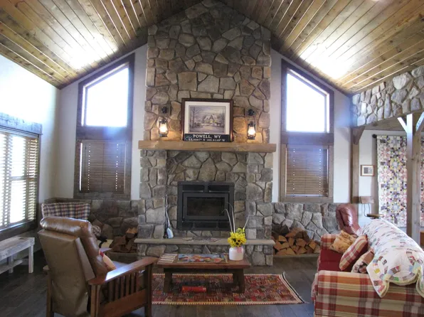 799 Great View Rd, Powell, WY 82435