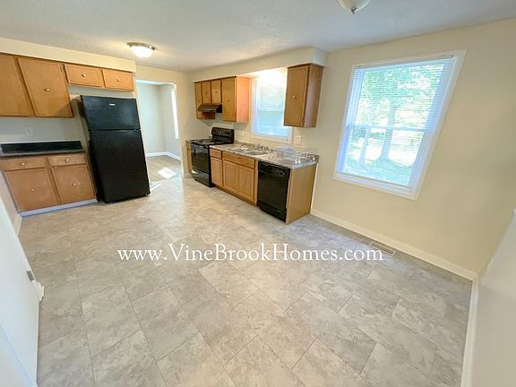 3rd image of 2840 N Pawnee Dr