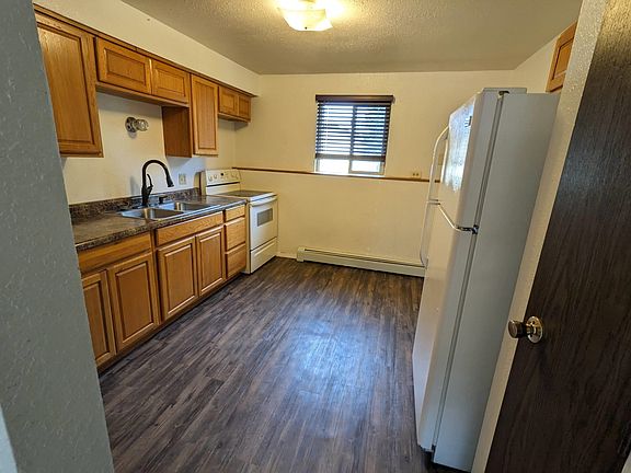 2nd image of 409 Parkway Dr
