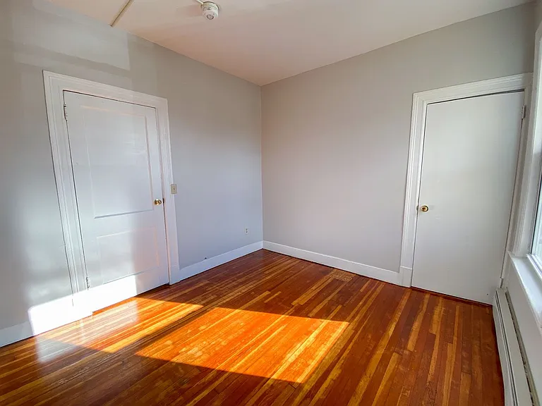 291 Buckingham St / Luca Investments LLC — Photo 56