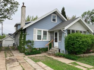 2869 Whitmore St, Omaha, NE 68112