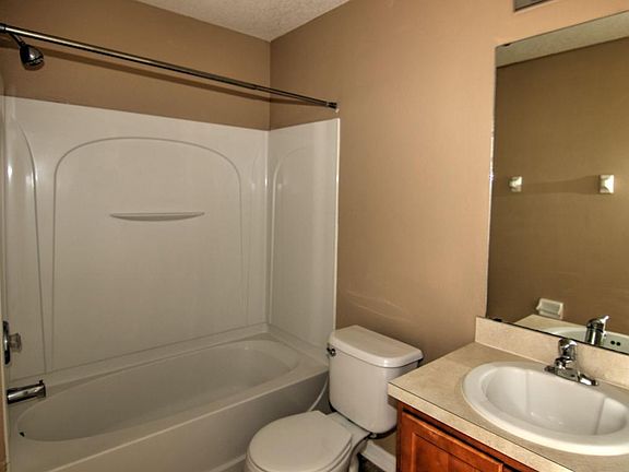 5th image of 10693 Academy Park Dr