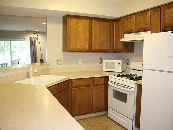 5th image of 15712 Foxglove Ln