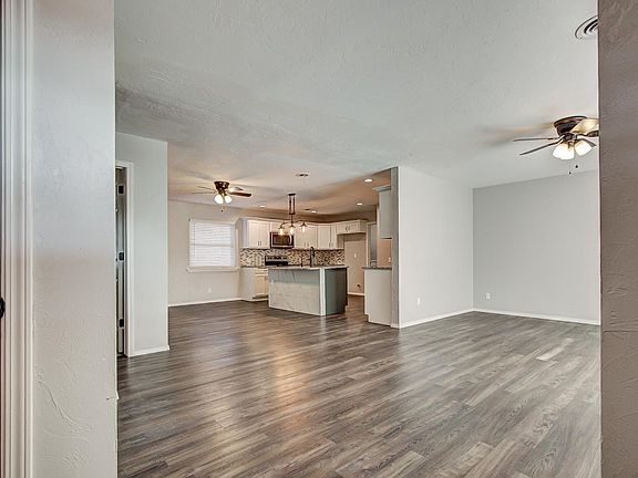 5th image of 221 N 12th Ave