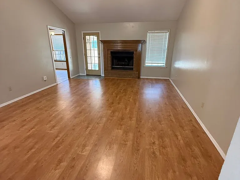 903 Aspen Ave — Photo 4