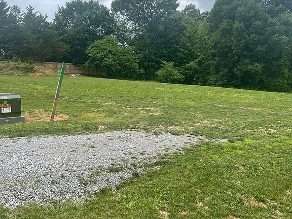 3rd image of 325 Waters Rd