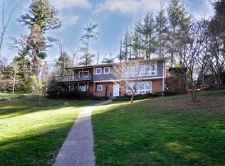 8 E Shore Dr, Asheville, NC 28805