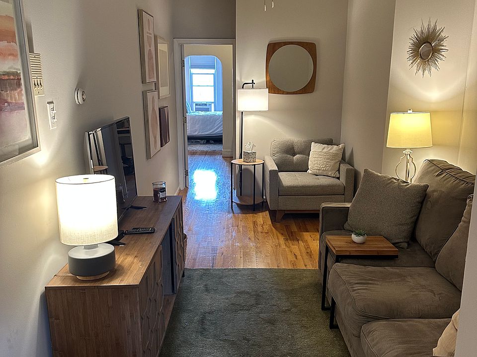 1st image of 208 Jefferson St #3L