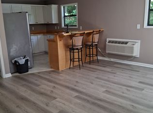 (Undisclosed Address), Abingdon, VA 24211