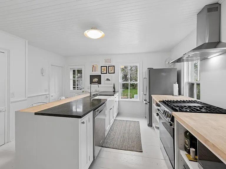 71 Hampton St — Photo 8