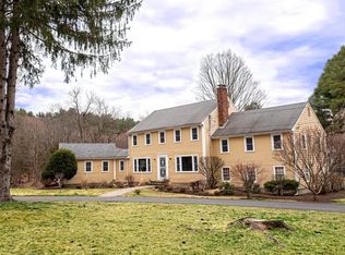 11 Kings Grant Rd, Weston, MA 02493