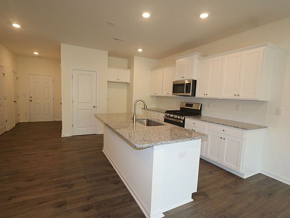 5th image of 2748 Trinity St #1