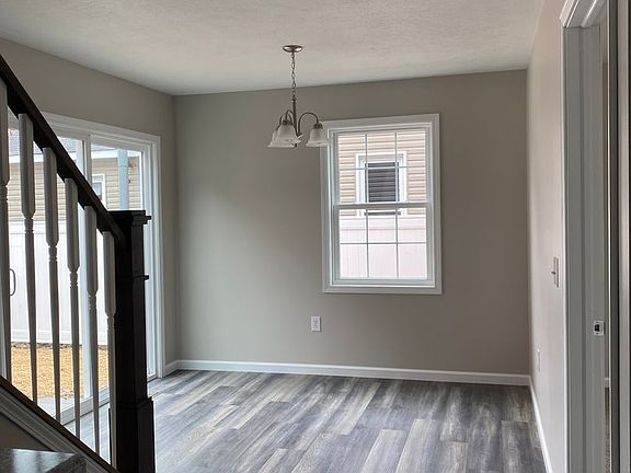 5th image of 305-307 6th Dr NW