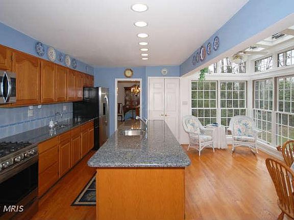 4th image of 7805 Potters Mill Ct